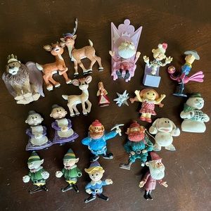Rudolph the Red Nosed Reindeer Island Of Misfit Toys Figure Lot of 18